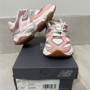 Pink Newbalance toddler size 5